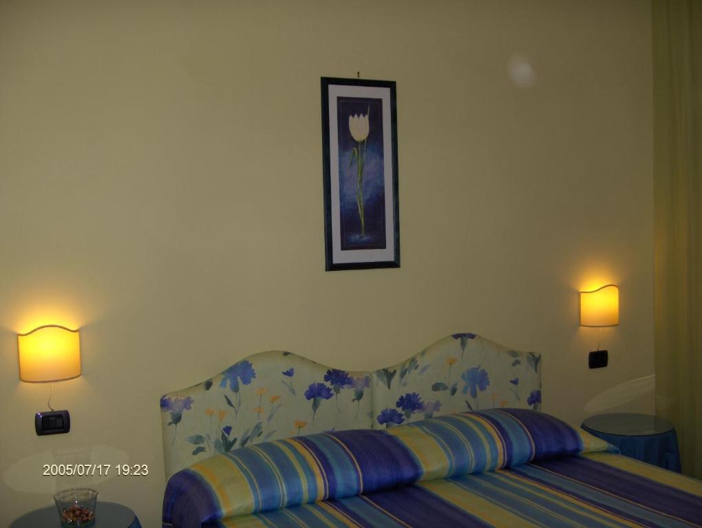 Agriturismo La Rosa Tea Villa Urbania Cameră foto